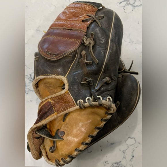 Vintage Regent Professional Model BB 230 Right Handed Baseball Glove - Picture 1 of 4